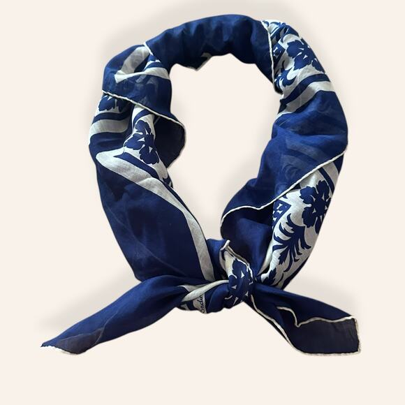 Vintage Brooke Cadwallader Silk Blue and White Square Scarf - Picture 4 of 8